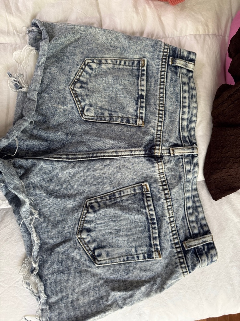 SHEIN Acid Wash Distressed Denim Shorts - Light Blue - Picture 2 of 2